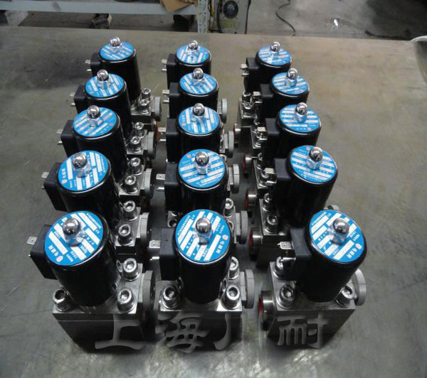 川耐高壓電磁閥插拔式生產(chǎn)實物圖